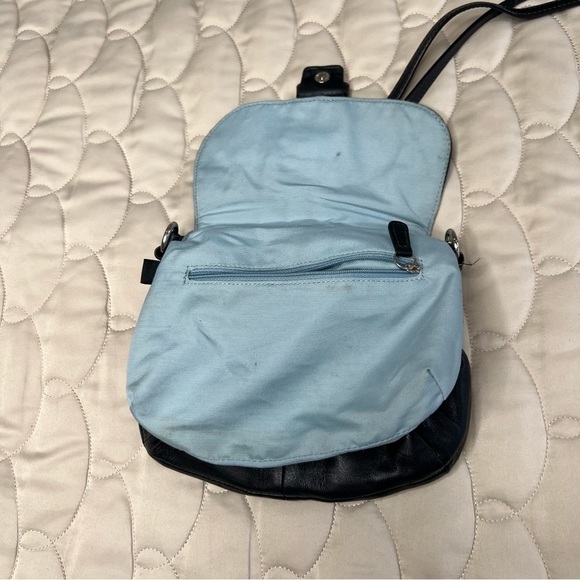 COACH Soho Black GENUINE LEATHER Flap.
SMALL CROSSBODY BAG W/ Buckle - Picture 7 of 10